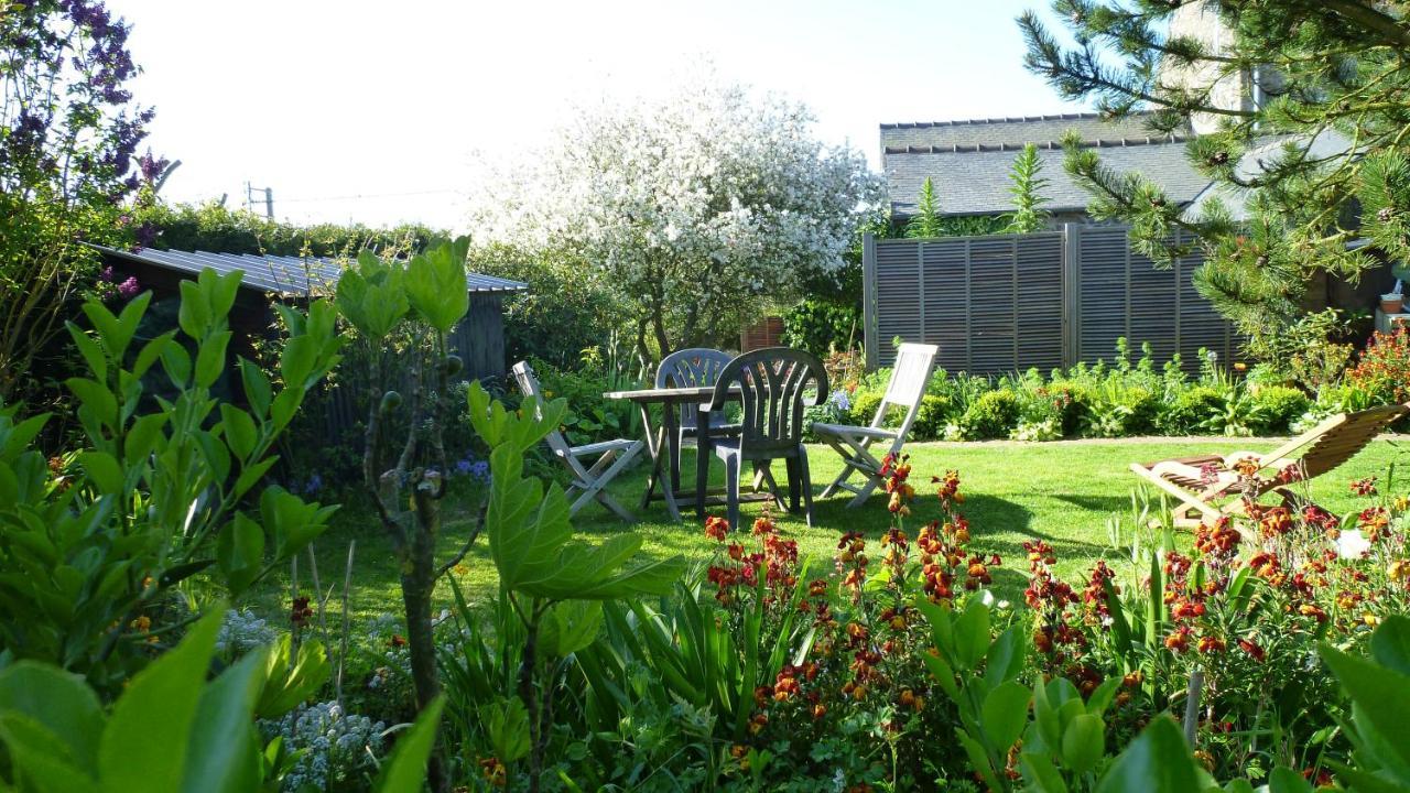 Giverny Cottage Saint-Coulomb Exterior photo
